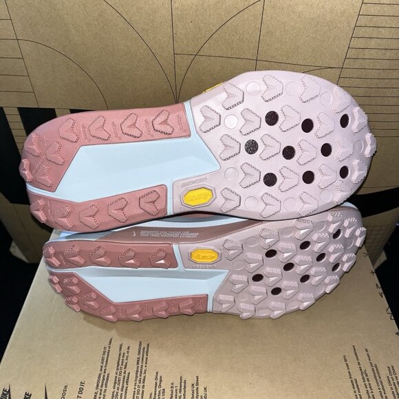 NEW Nike ZoomX Zegama 2 Trail Running Pink Oxford FD5191 601 Women Size 6.5 - Picture 5 of 6